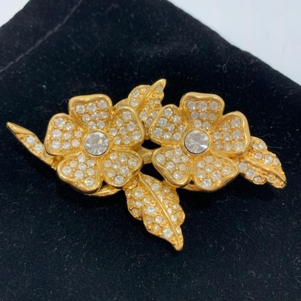 Joan Rivers Vintage 80's Floral Brooch, signed